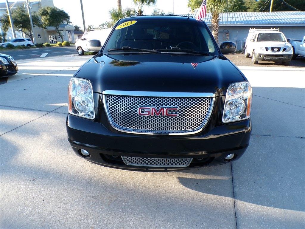 GMC Yukon AWD 4dr 1500 Denali 2012