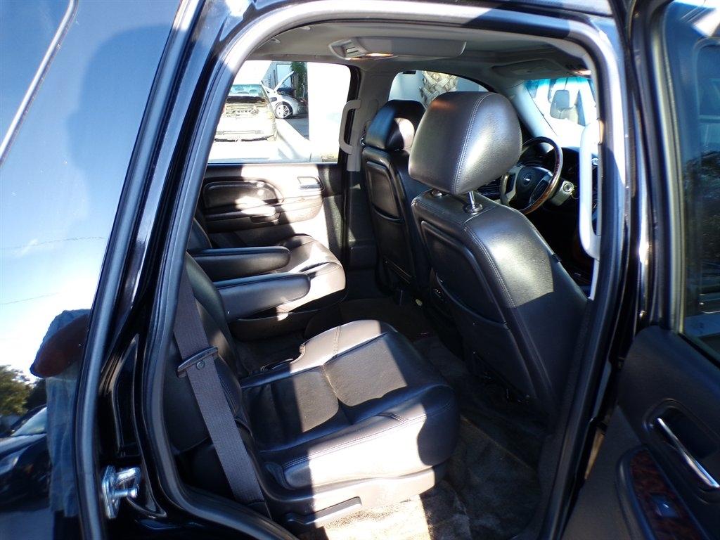 GMC Yukon AWD 4dr 1500 Denali 2012