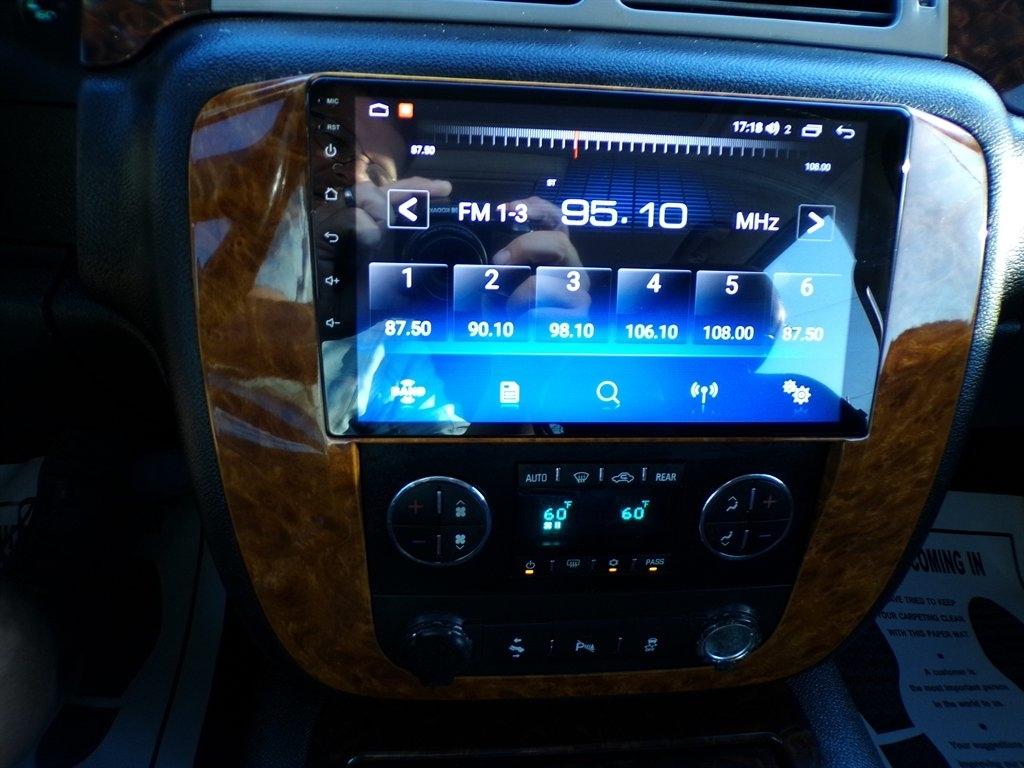 GMC Yukon AWD 4dr 1500 Denali 2012