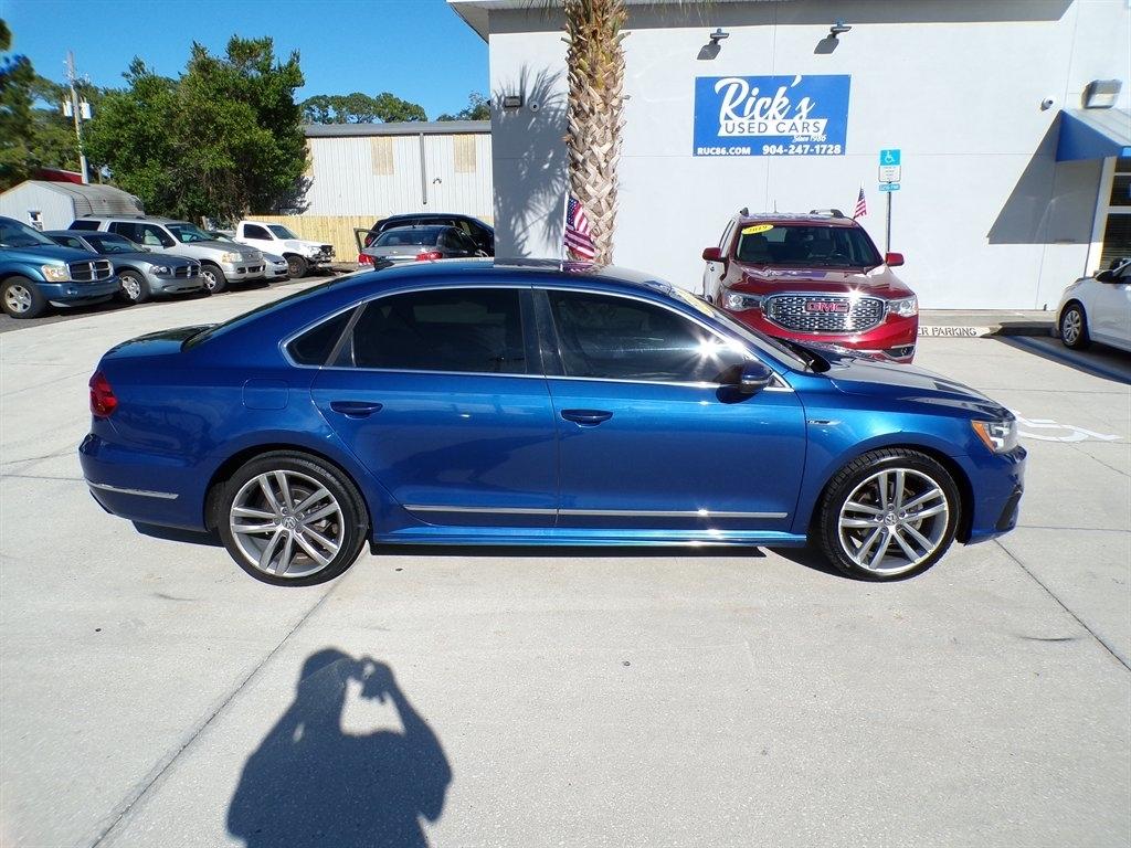 Volkswagen Passat R-Line w/Comfort Pkg Auto 2017