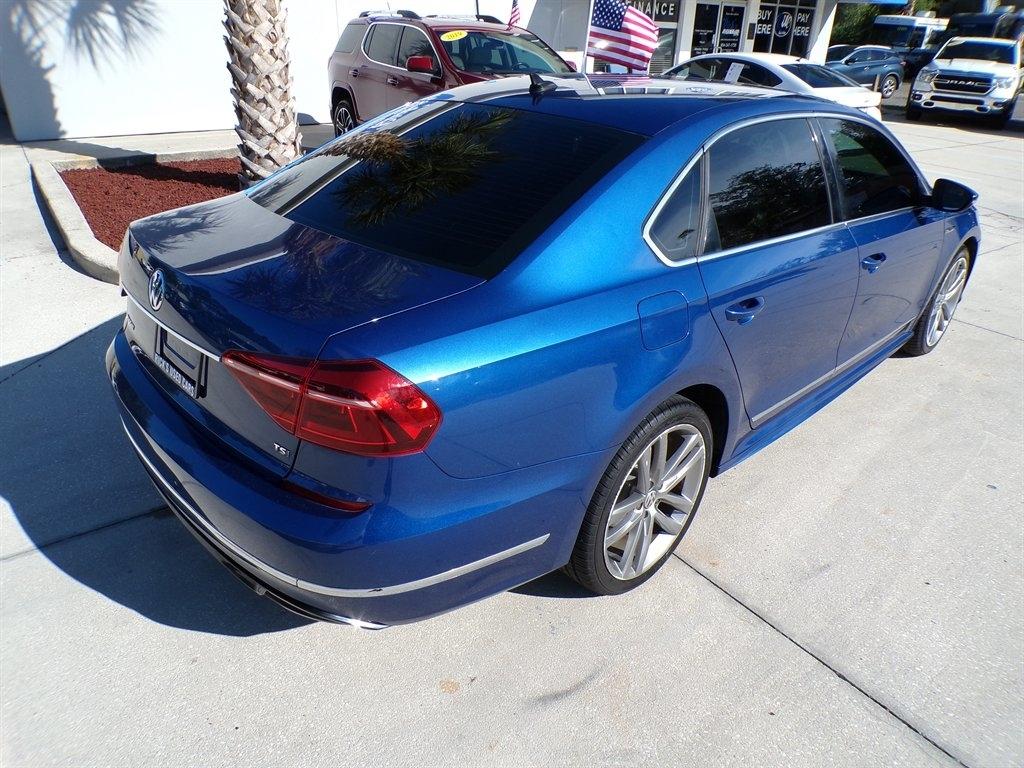 Volkswagen Passat R-Line w/Comfort Pkg Auto 2017