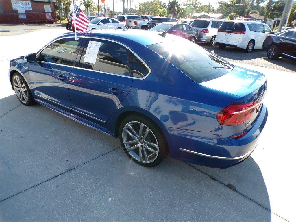 Volkswagen Passat R-Line w/Comfort Pkg Auto 2017