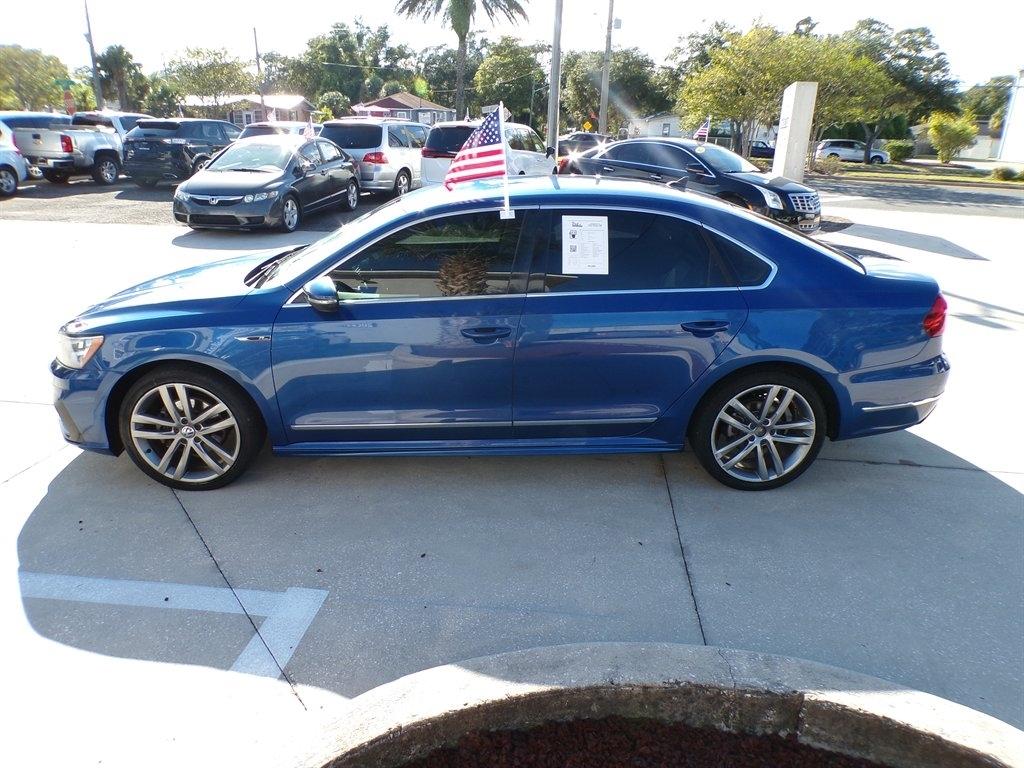Volkswagen Passat R-Line w/Comfort Pkg Auto 2017