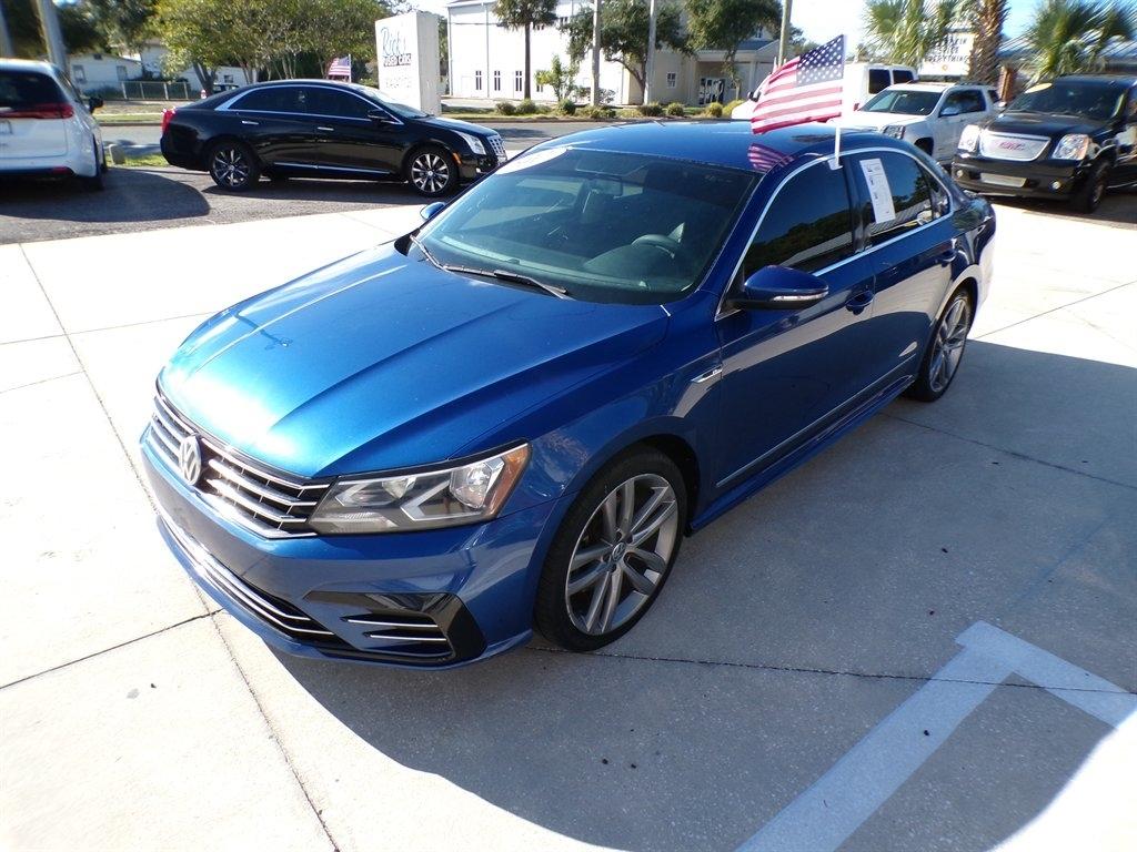 Volkswagen Passat R-Line w/Comfort Pkg Auto 2017