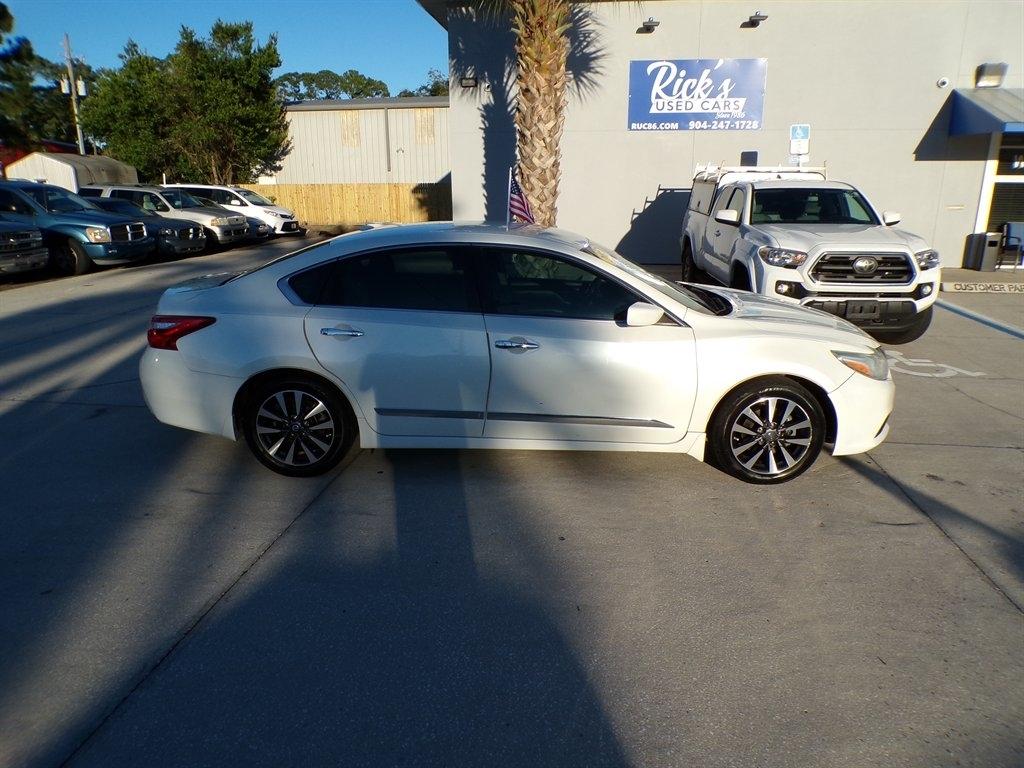 Nissan Altima 2.5 SV Sedan 2017