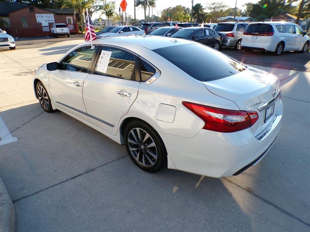 Nissan Altima 2.5 SV Sedan 2017