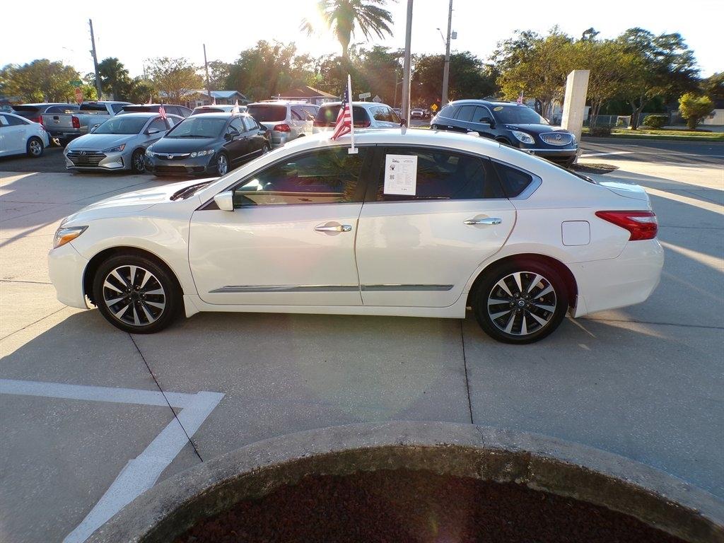Nissan Altima 2.5 SV Sedan 2017
