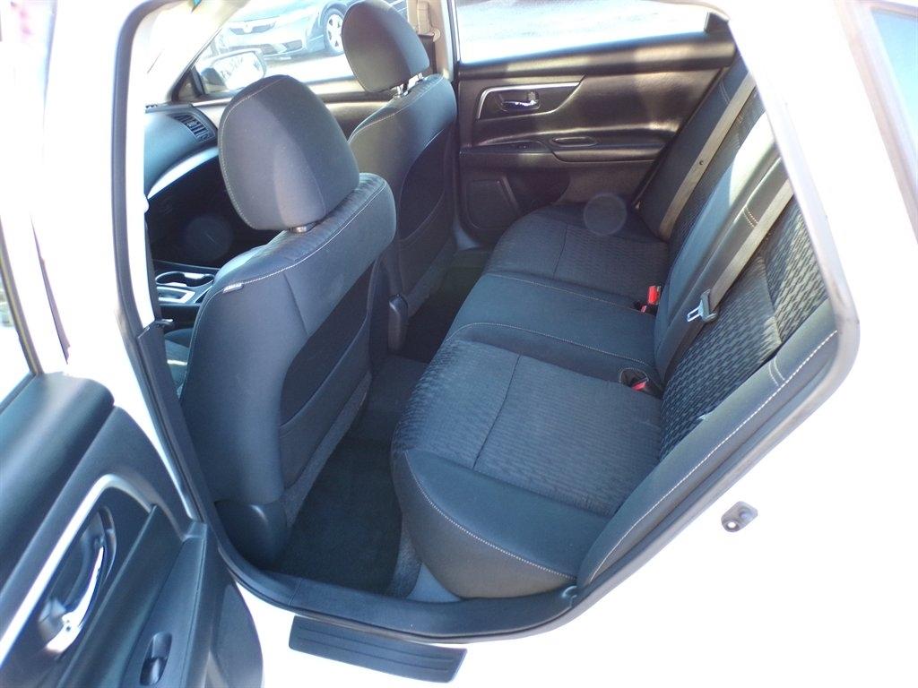 Nissan Altima 2.5 SV Sedan 2017