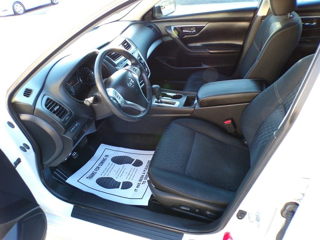 Nissan Altima 2.5 SV Sedan 2017