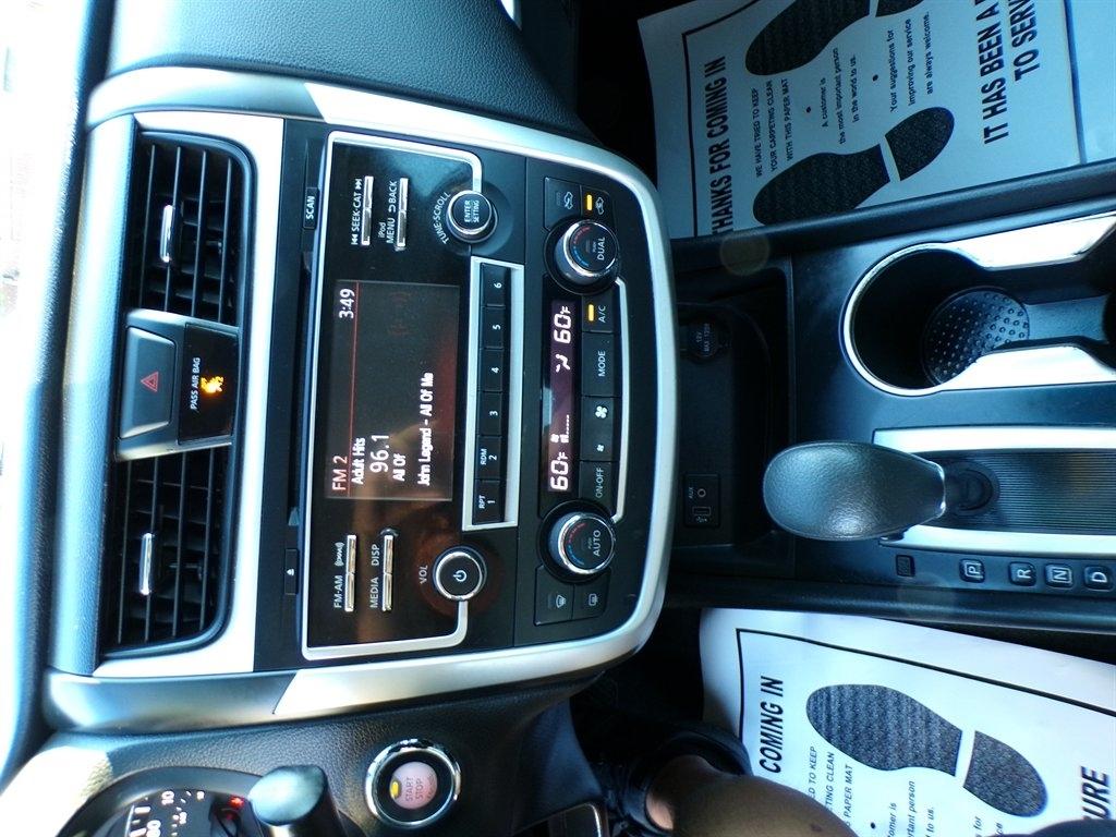Nissan Altima 2.5 SV Sedan 2017
