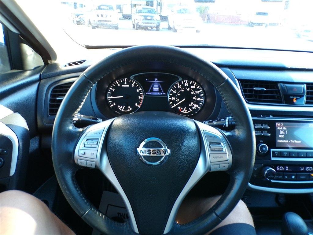 Nissan Altima 2.5 SV Sedan 2017