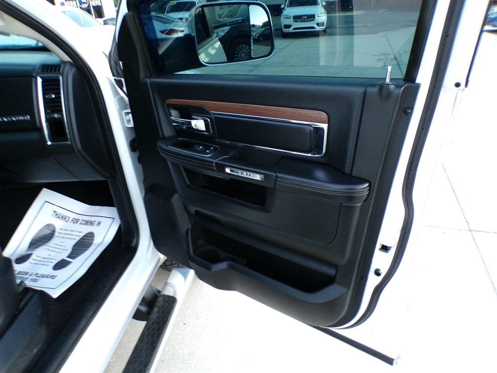 RAM 2500 4WD Mega Cab 160.5" Laramie 2015