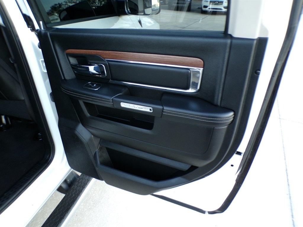 RAM 2500 4WD Mega Cab 160.5" Laramie 2015
