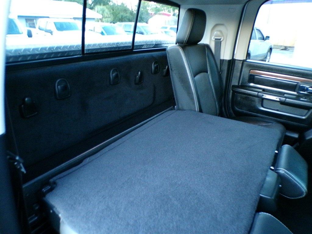 RAM 2500 4WD Mega Cab 160.5" Laramie 2015