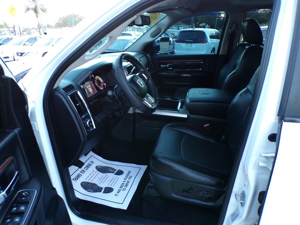 RAM 2500 4WD Mega Cab 160.5" Laramie 2015