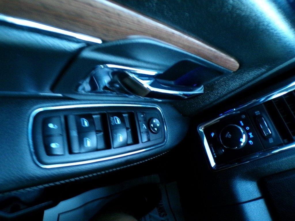 RAM 2500 4WD Mega Cab 160.5" Laramie 2015