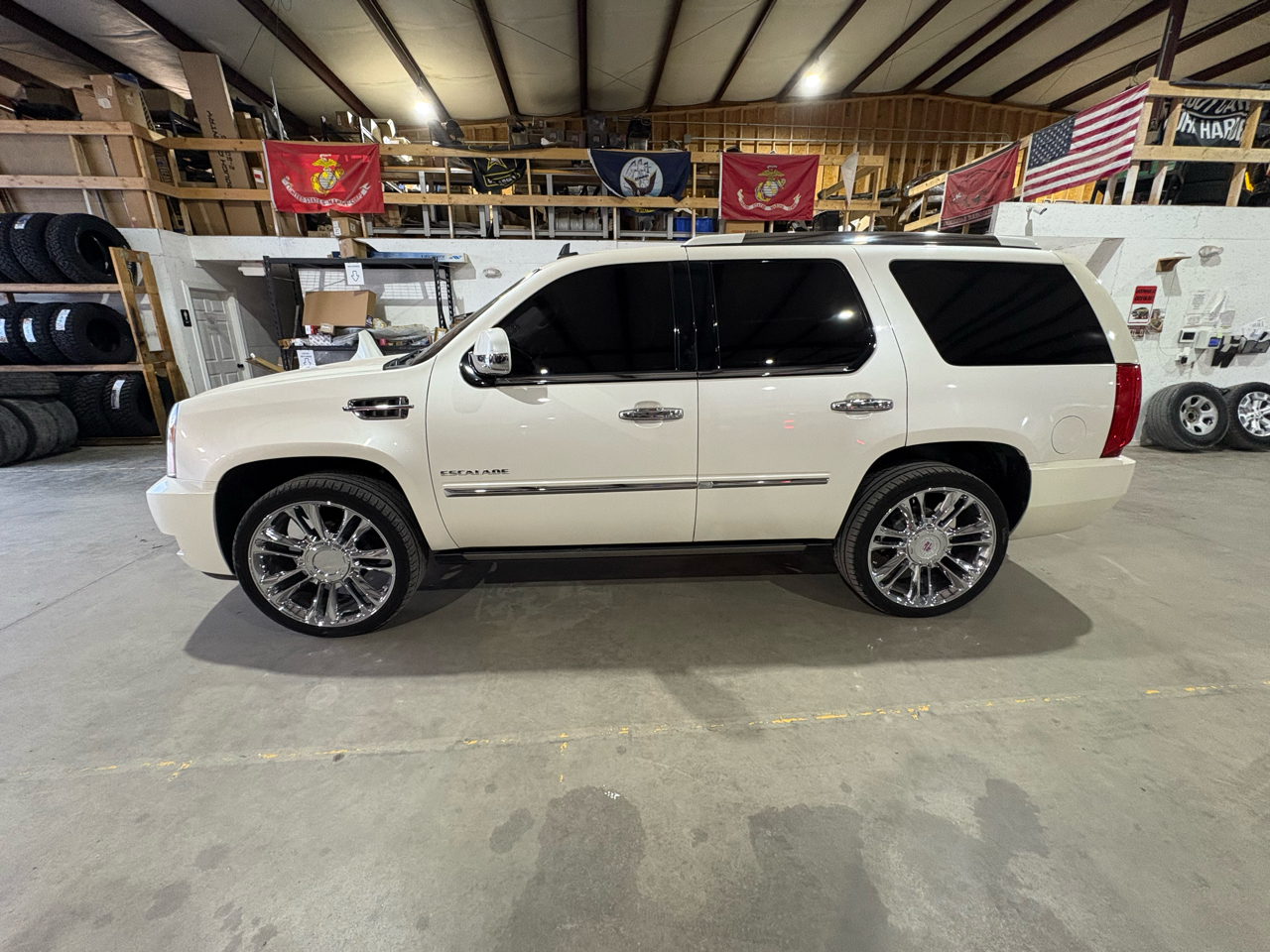 Cadillac Escalade 2WD Platinum 2013 Cadillac Escalade 2WD Platinum 2013