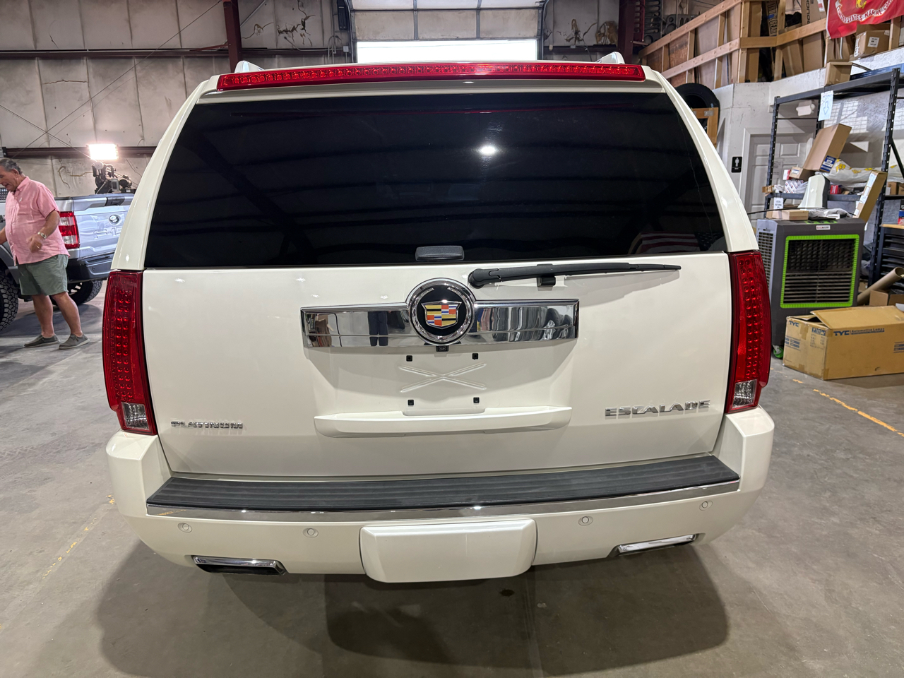 Cadillac Escalade 2WD Platinum 2013 Cadillac Escalade 2WD Platinum 2013