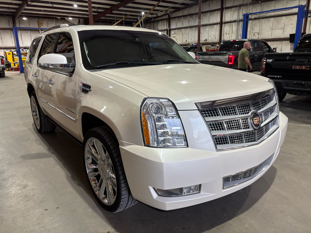 Cadillac Escalade 2WD Platinum 2013 Cadillac Escalade 2WD Platinum 2013