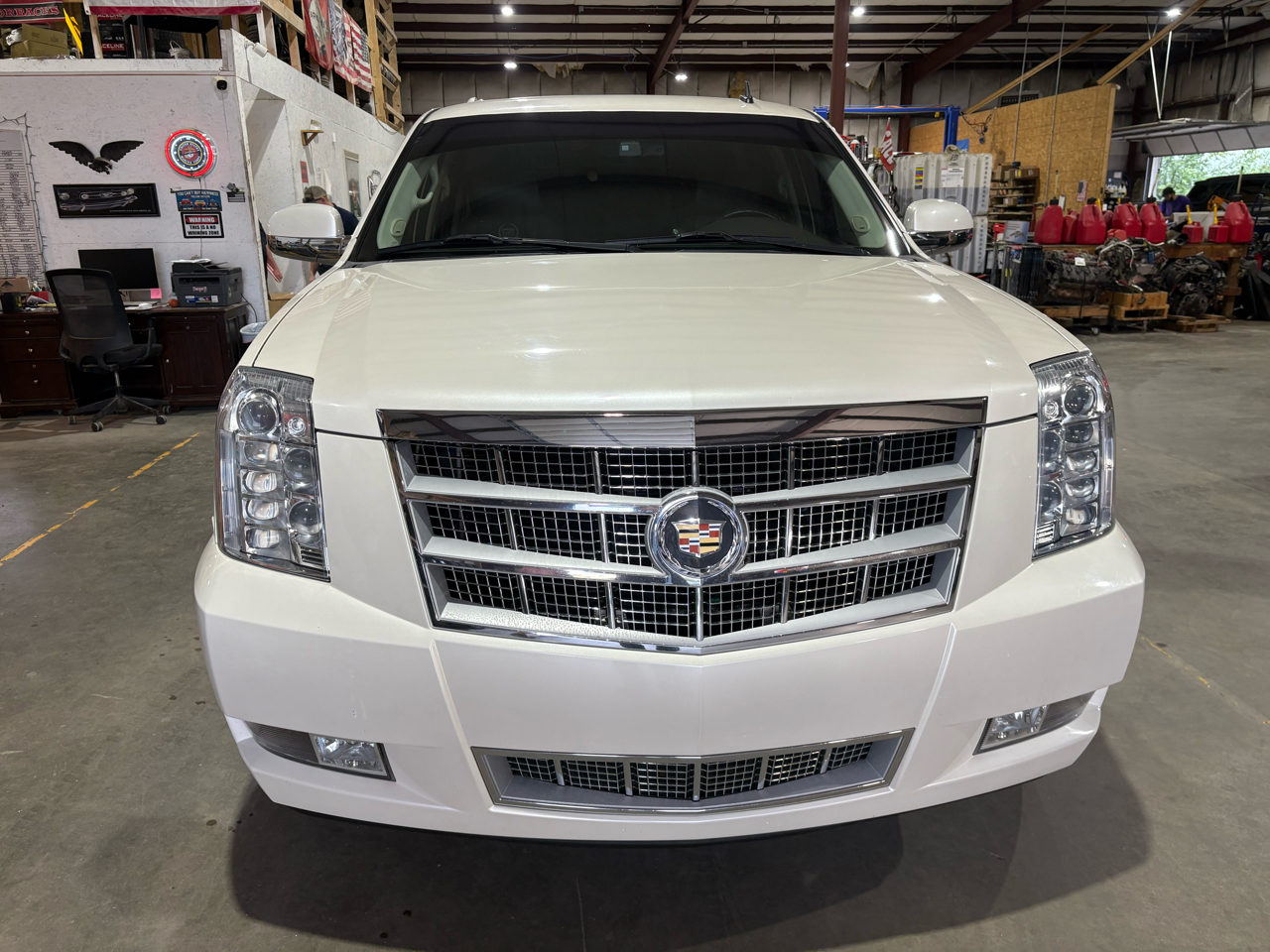 Cadillac Escalade 2WD Platinum 2013 Cadillac Escalade 2WD Platinum 2013