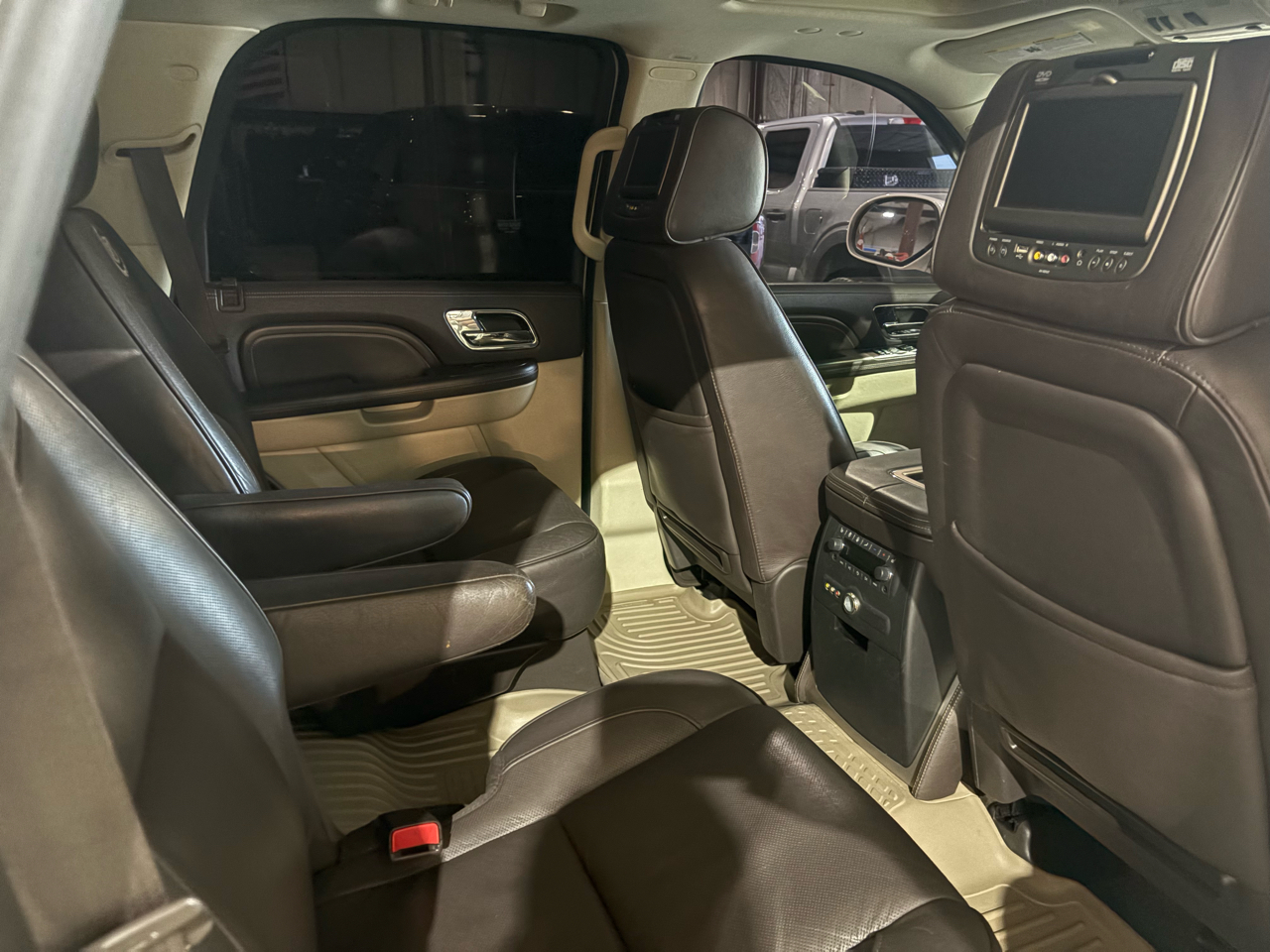 Cadillac Escalade 2WD Platinum 2013 Cadillac Escalade 2WD Platinum 2013