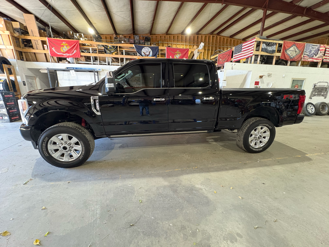 Ford F-250 SD Platinum Crew Cab 4WD 2017 Ford F-250 SD Platinum Crew Cab 4WD 2017