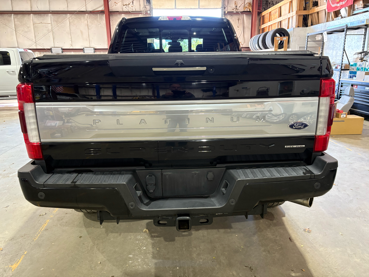 Ford F-250 SD Platinum Crew Cab 4WD 2017 Ford F-250 SD Platinum Crew Cab 4WD 2017