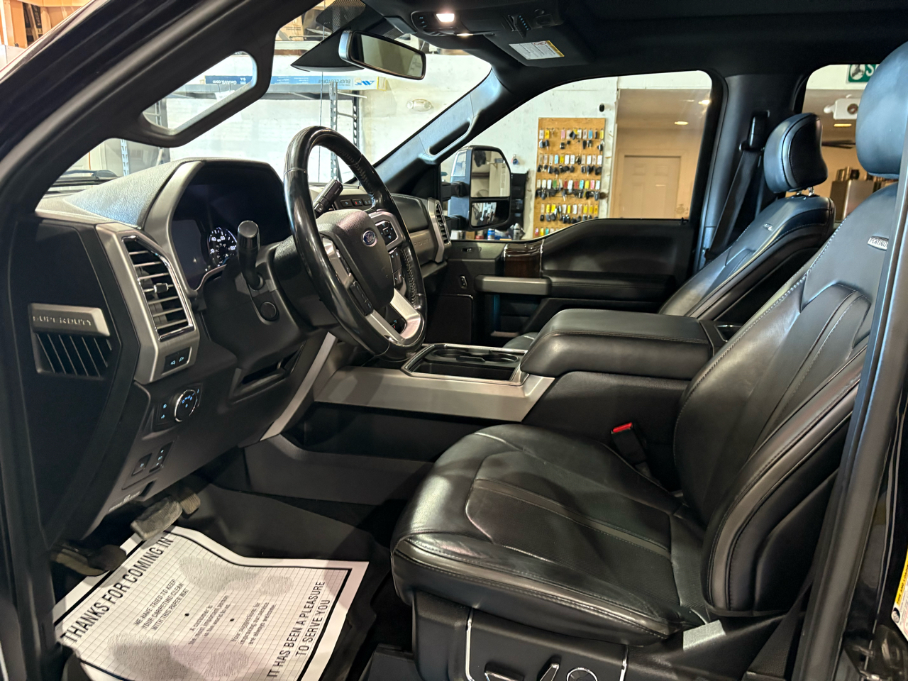 Ford F-250 SD Platinum Crew Cab 4WD 2017 Ford F-250 SD Platinum Crew Cab 4WD 2017