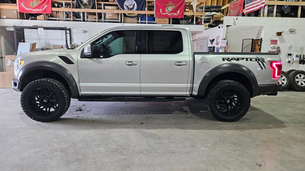 Ford F-150 4WD SuperCrew 145" SVT Raptor 2018