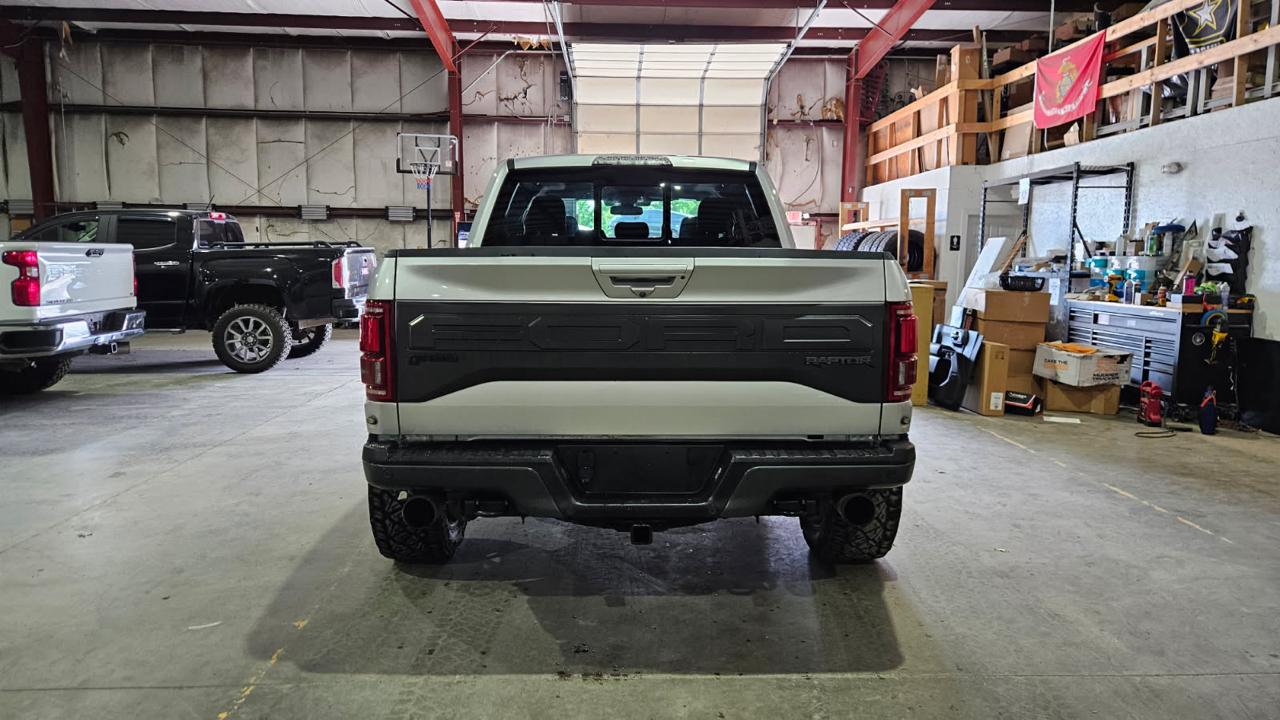 Ford F-150 4WD SuperCrew 145" SVT Raptor 2018