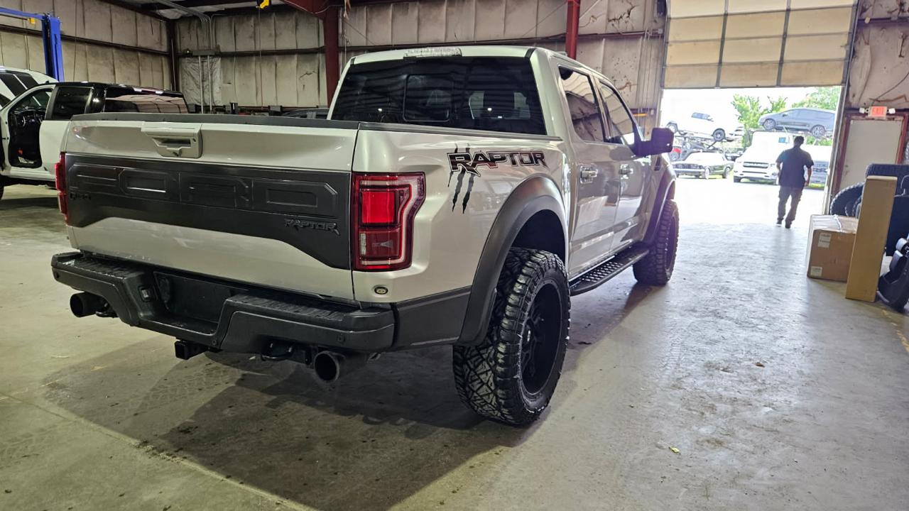 Ford F-150 4WD SuperCrew 145" SVT Raptor 2018
