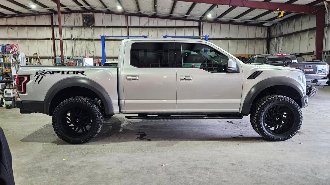Ford F-150 4WD SuperCrew 145" SVT Raptor 2018