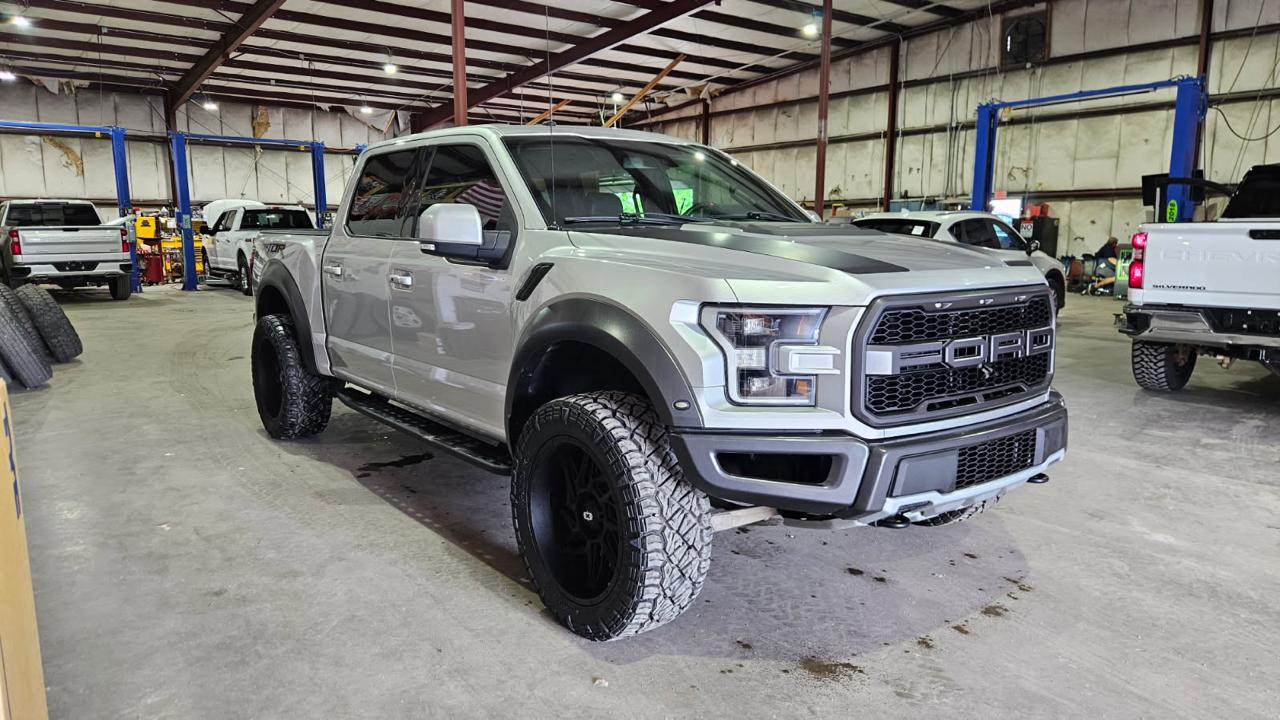 Ford F-150 4WD SuperCrew 145" SVT Raptor 2018