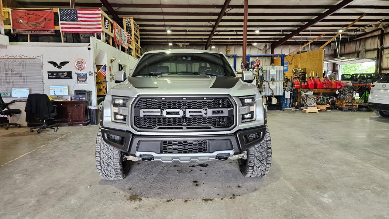 Ford F-150 4WD SuperCrew 145" SVT Raptor 2018