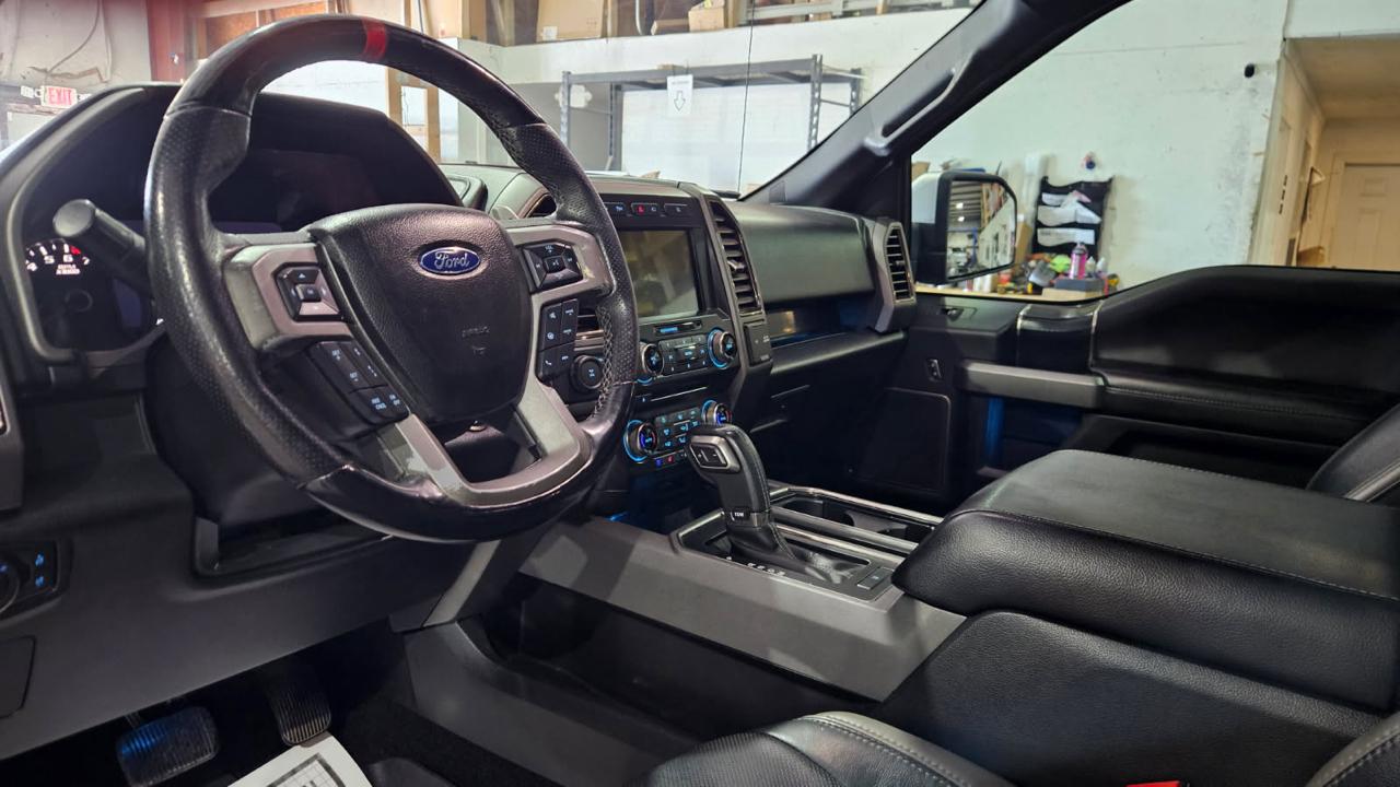 Ford F-150 4WD SuperCrew 145" SVT Raptor 2018