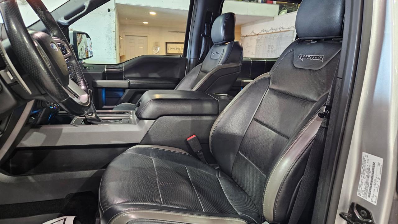 Ford F-150 4WD SuperCrew 145" SVT Raptor 2018