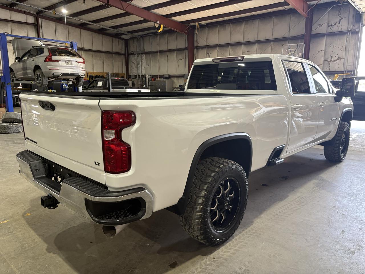 Chevrolet Silverado 3500HD LT Crew Cab 4WD 2024