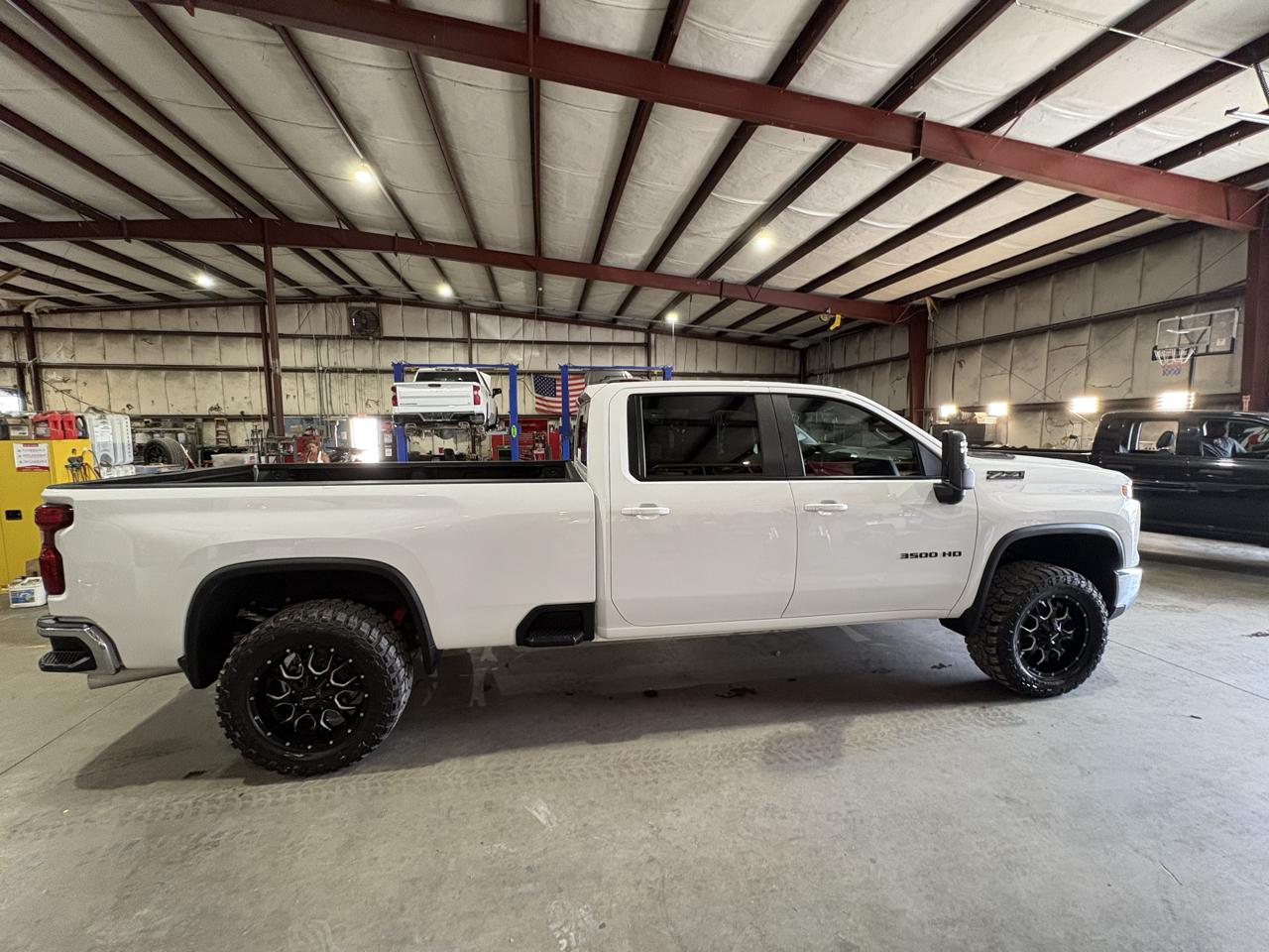 Chevrolet Silverado 3500HD LT Crew Cab 4WD 2024