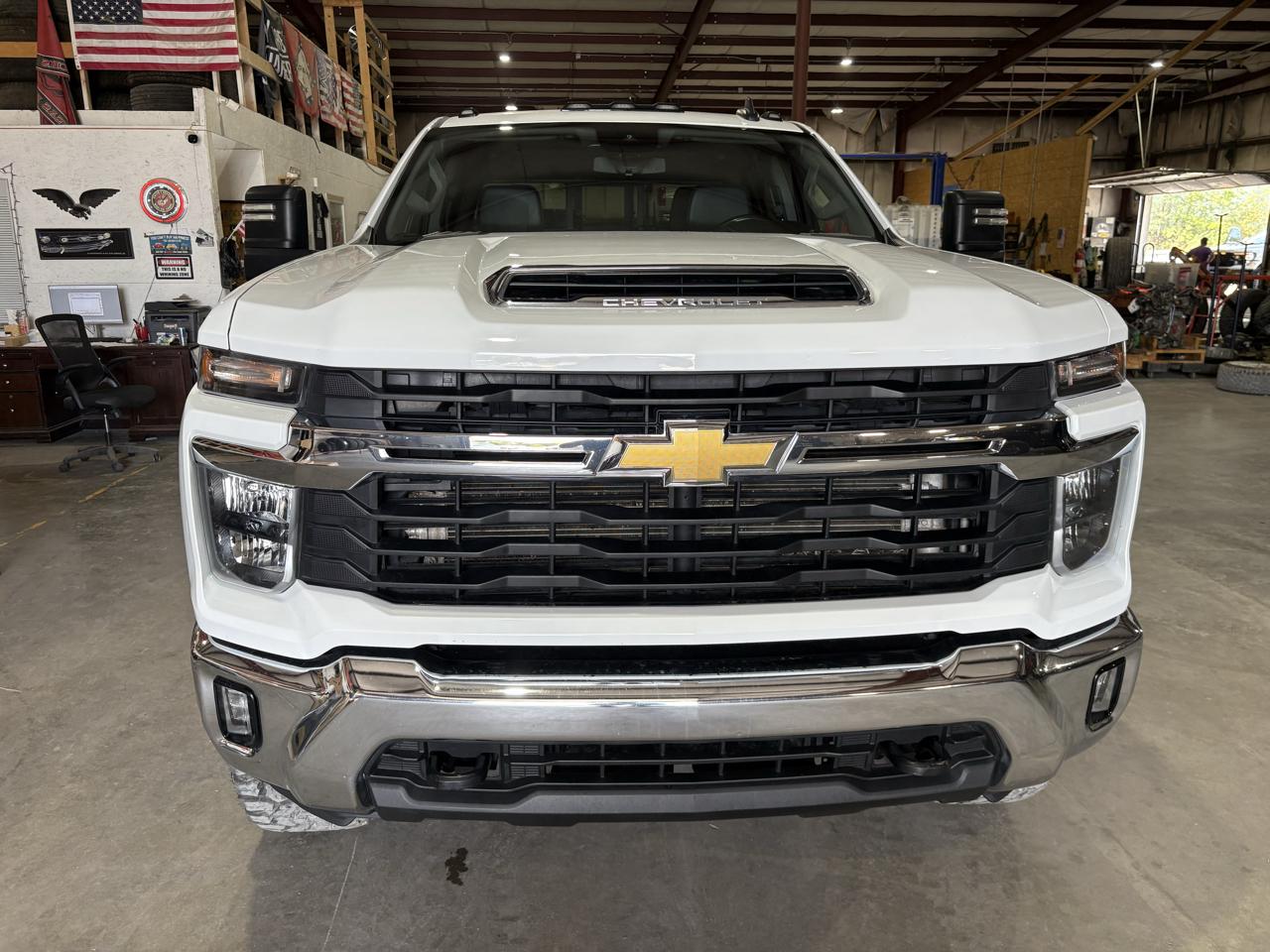 Chevrolet Silverado 3500HD LT Crew Cab 4WD 2024