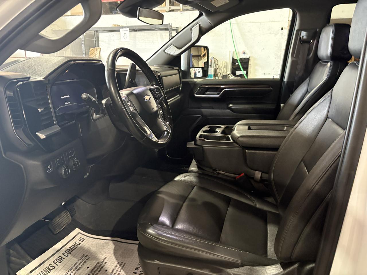 Chevrolet Silverado 3500HD LT Crew Cab 4WD 2024