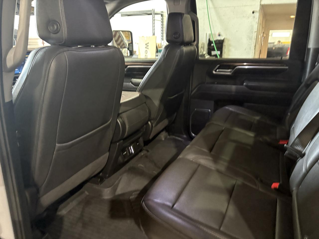Chevrolet Silverado 3500HD LT Crew Cab 4WD 2024