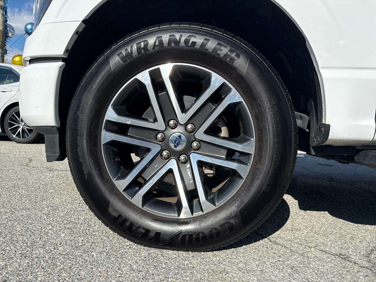 2023 Ford F-150 XL photo 3