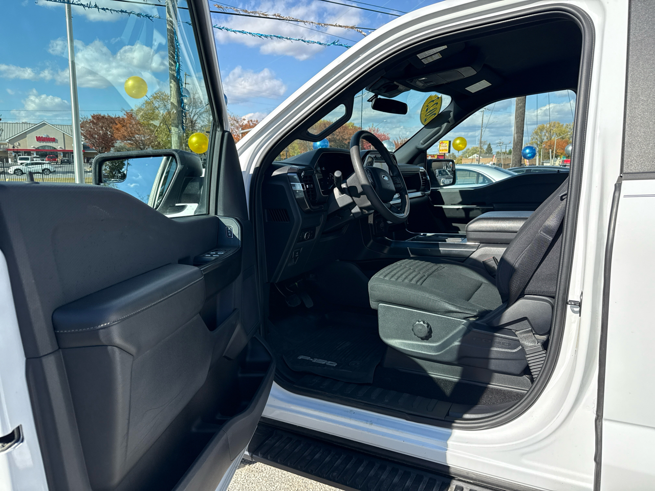 2023 Ford F-150 XL photo 4