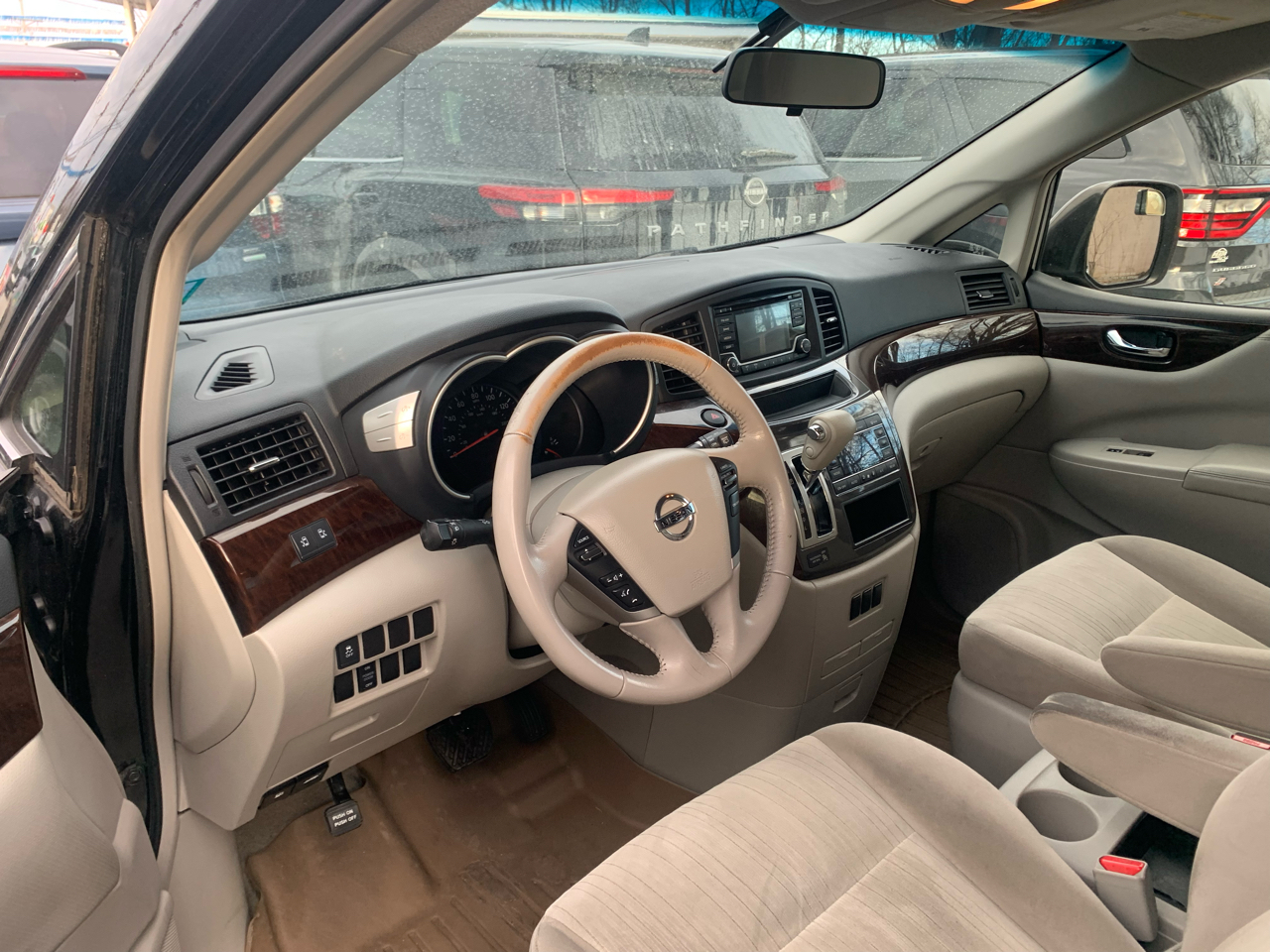 Nissan Quest 4dr Platinum 2016