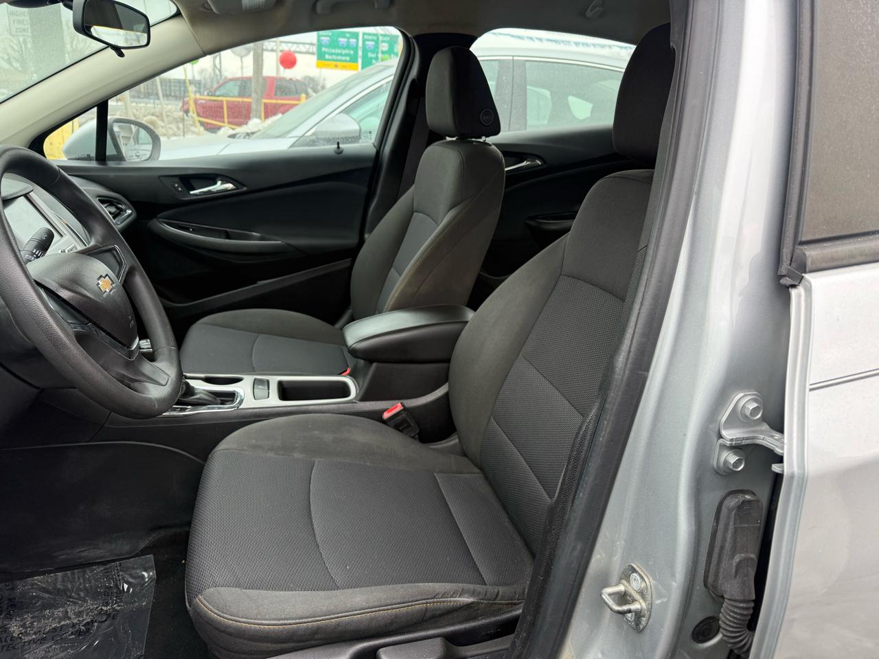 Chevrolet Cruze 4dr Sdn 1.4L LS w/1SB 2017