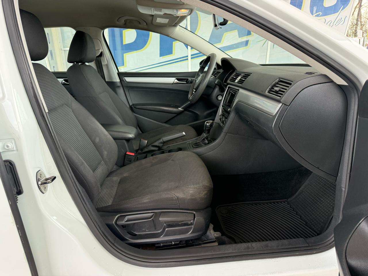 Volkswagen Passat 1.8T S Auto 2017