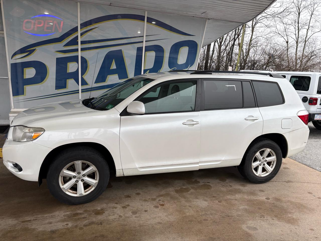 Toyota Highlander FWD 4dr L4 Base (Natl) 2010