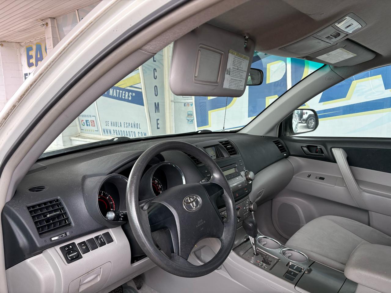 Toyota Highlander FWD 4dr L4 Base (Natl) 2010