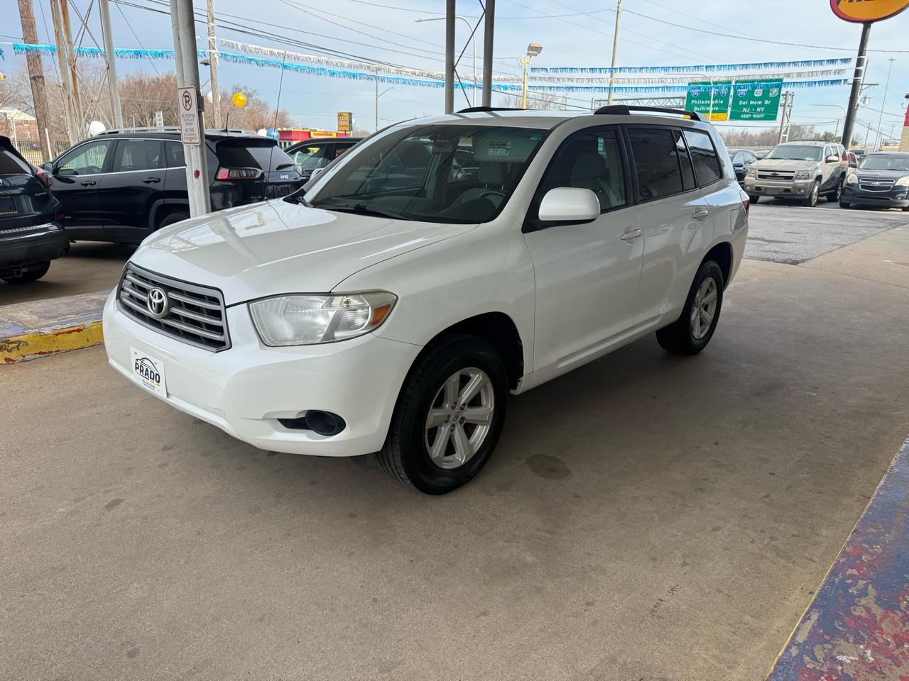 Toyota Highlander FWD 4dr L4 Base (Natl) 2010