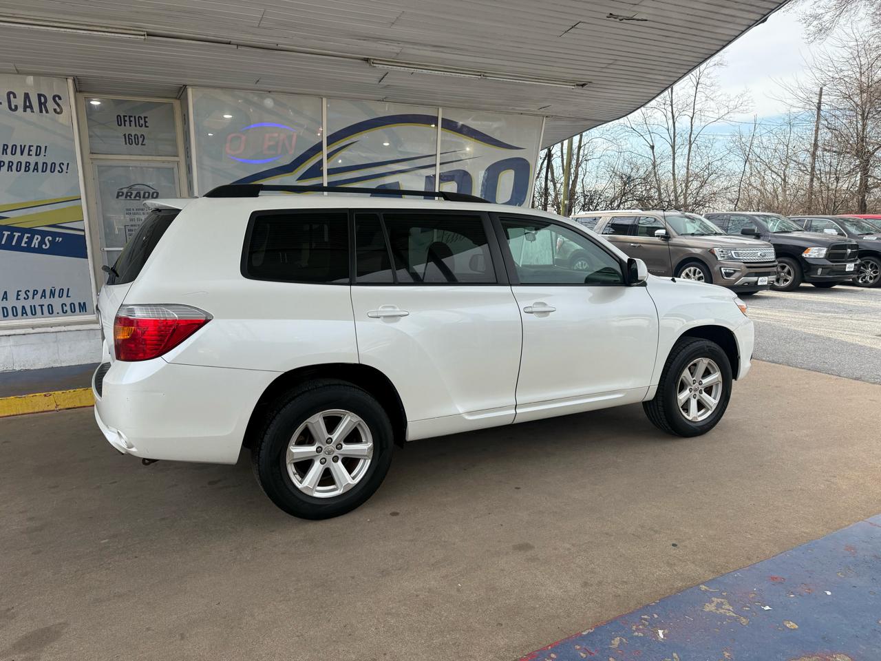 Toyota Highlander FWD 4dr L4 Base (Natl) 2010
